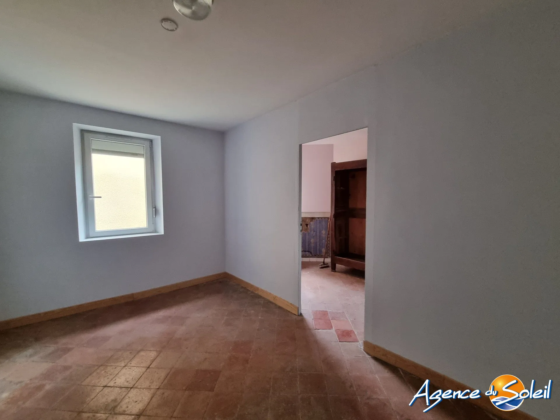 Maison de village rénovée avec potentiel à Fontcouverte 