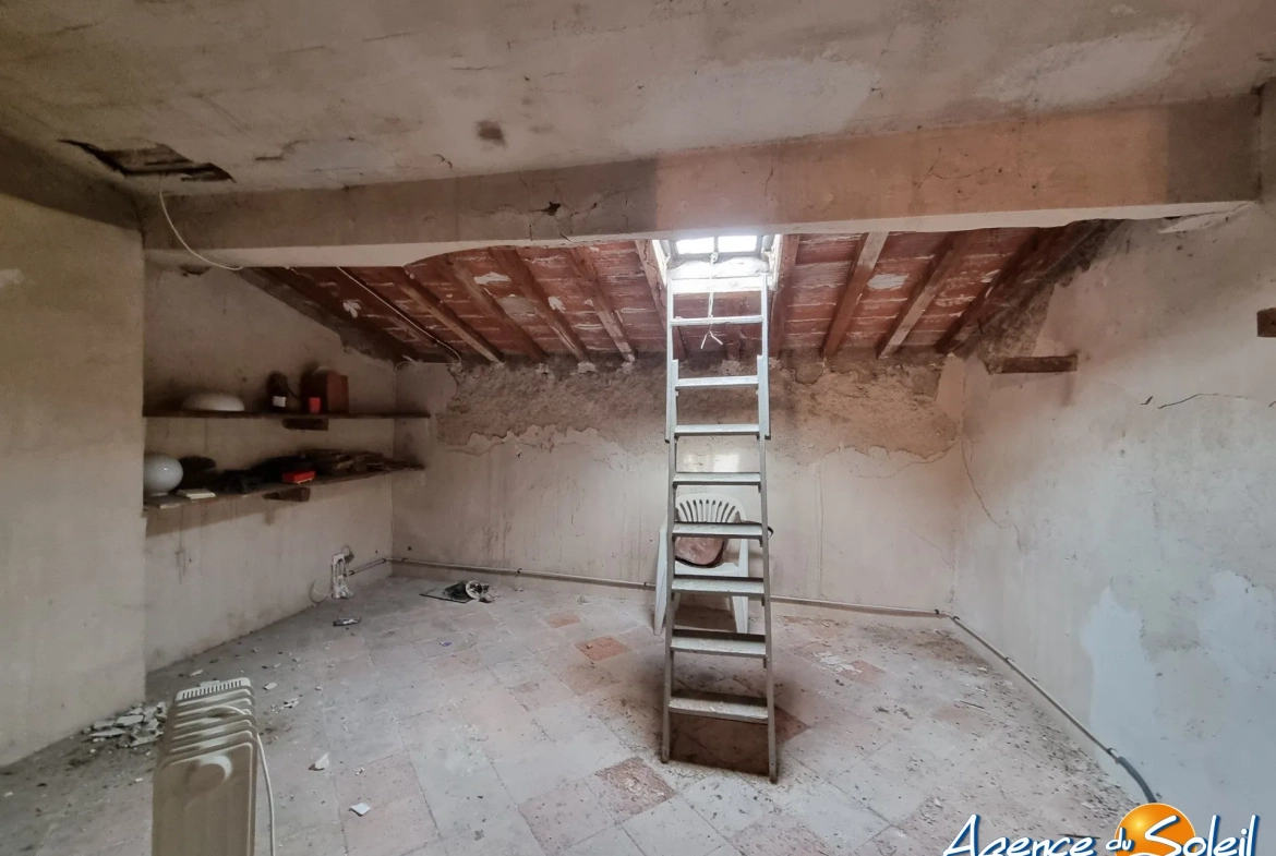 Maison de village rénovée avec potentiel à Fontcouverte 