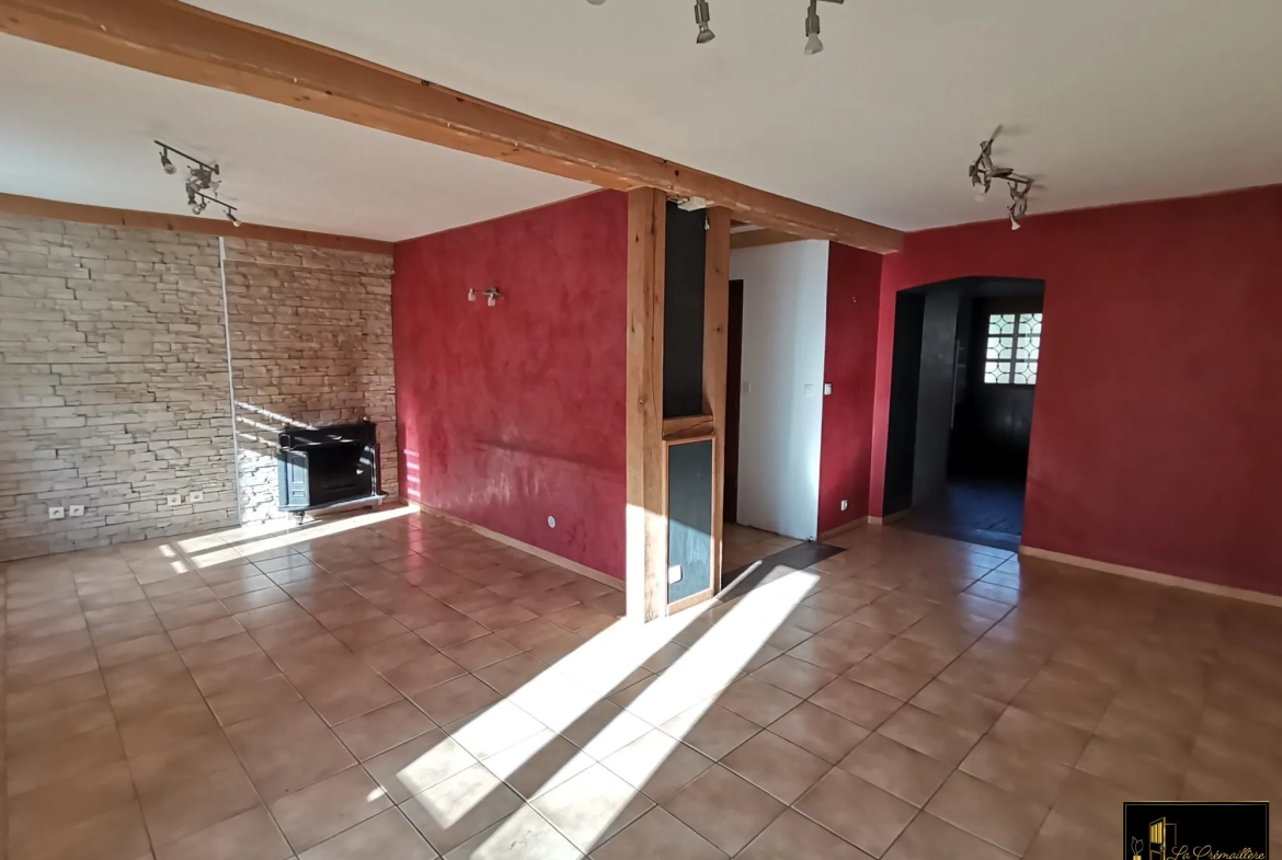 Maison à vendre à Sainte Mesme - Charmante maison de ville avec jardin et garage 