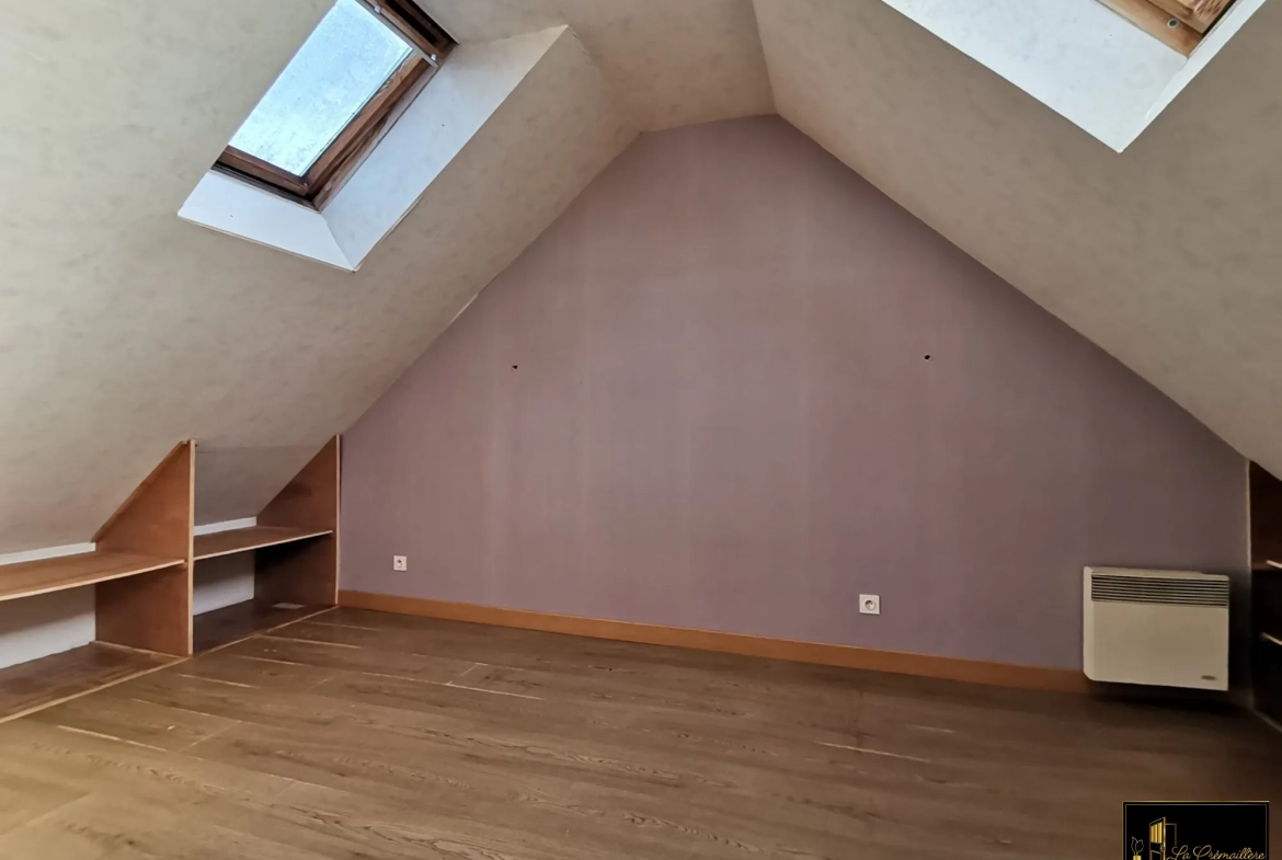 Maison à vendre à Sainte Mesme - Charmante maison de ville avec jardin et garage 