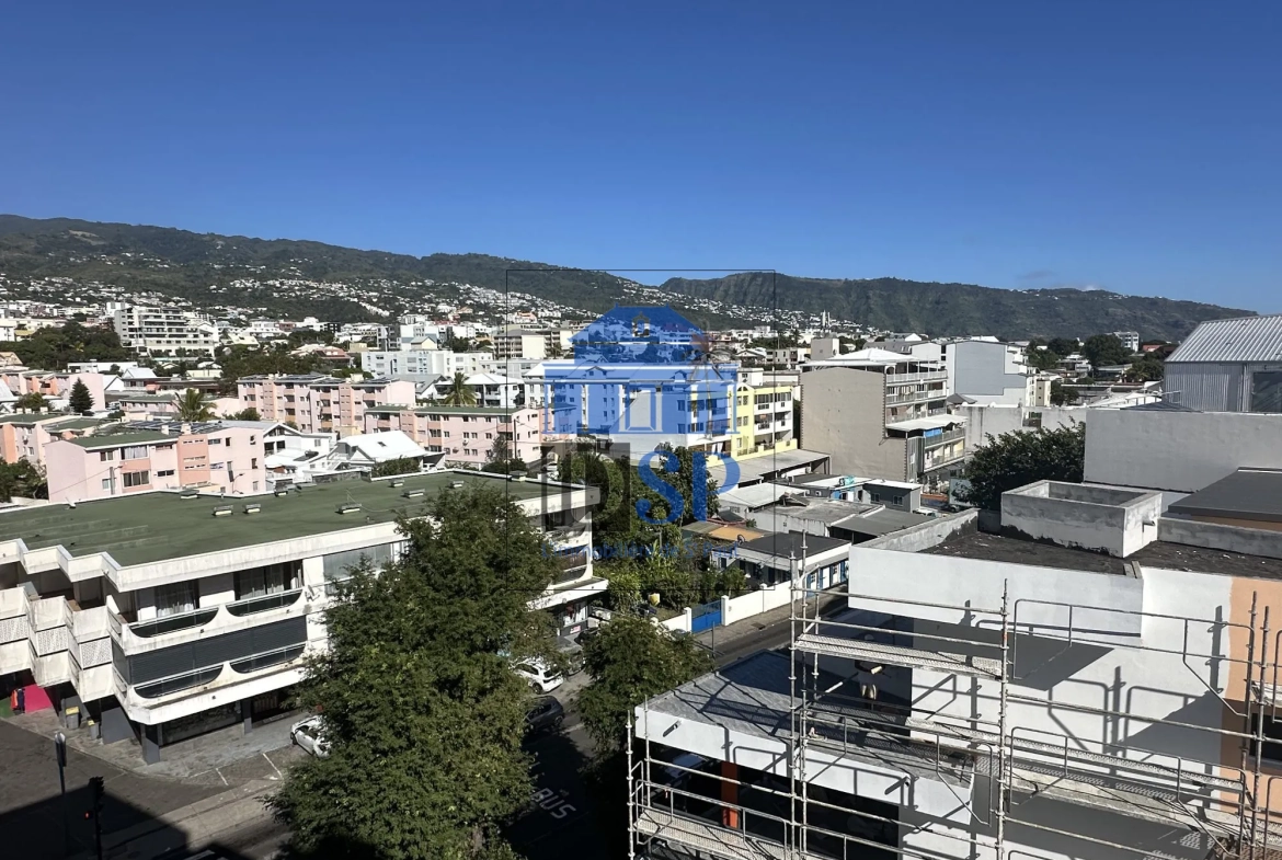 Appartement T4 à vendre à Sainte Clotilde avec vue mer et montagne 