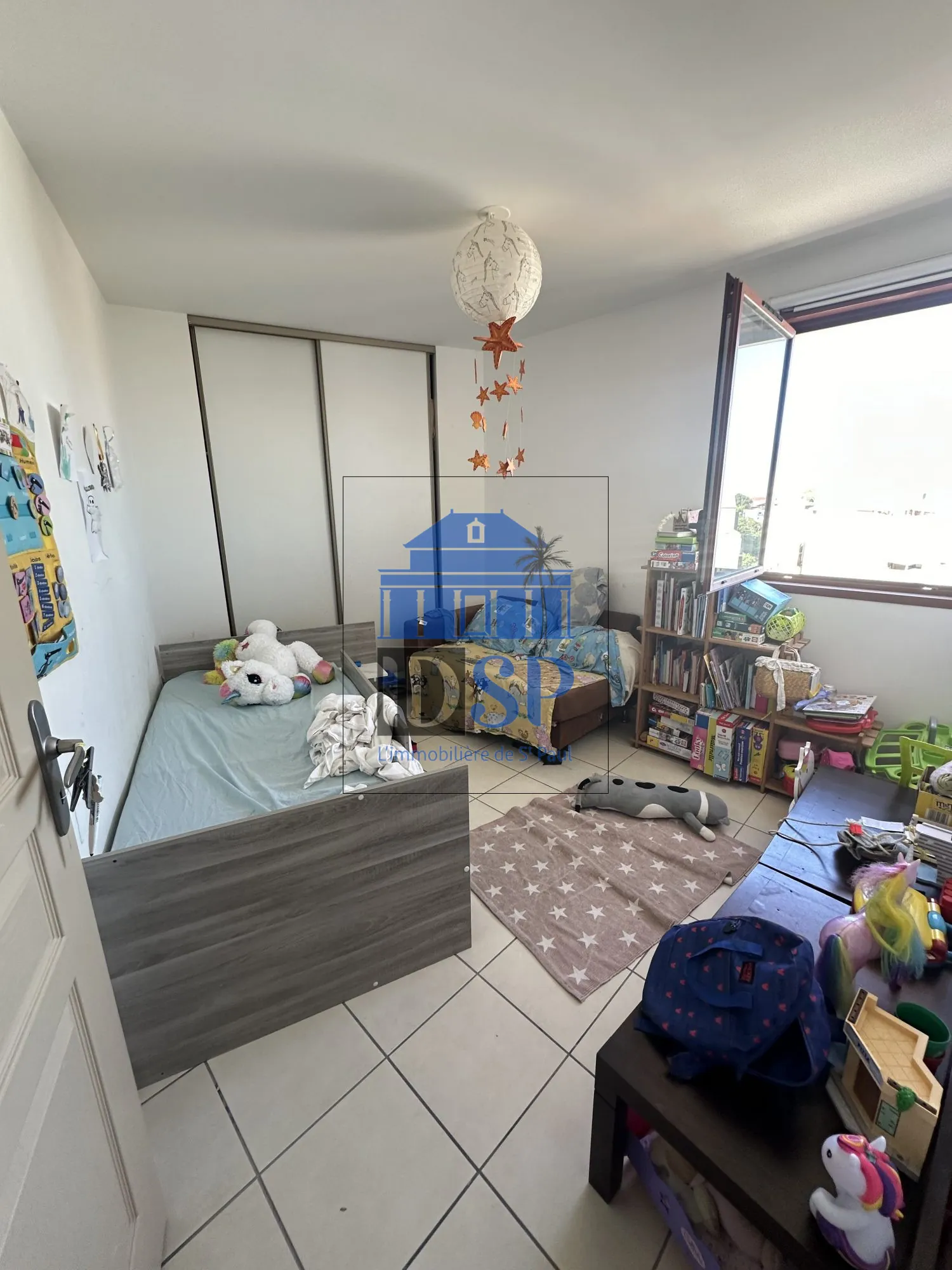 Appartement T4 à vendre à Sainte Clotilde avec vue mer et montagne 