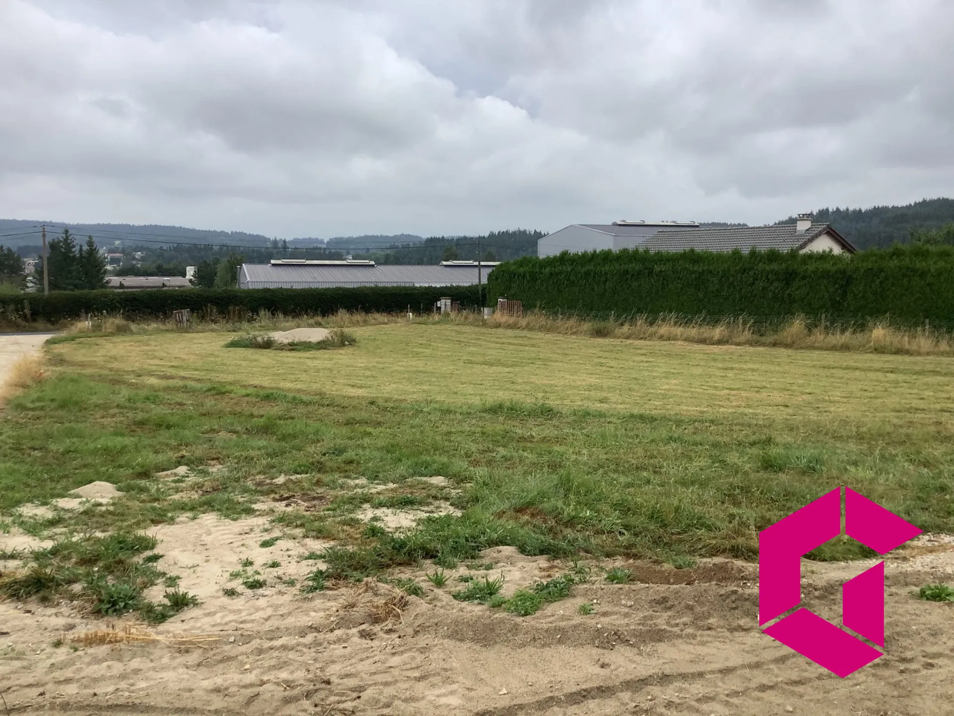 Terrain constructible à Tence avec permis de construire accepté 