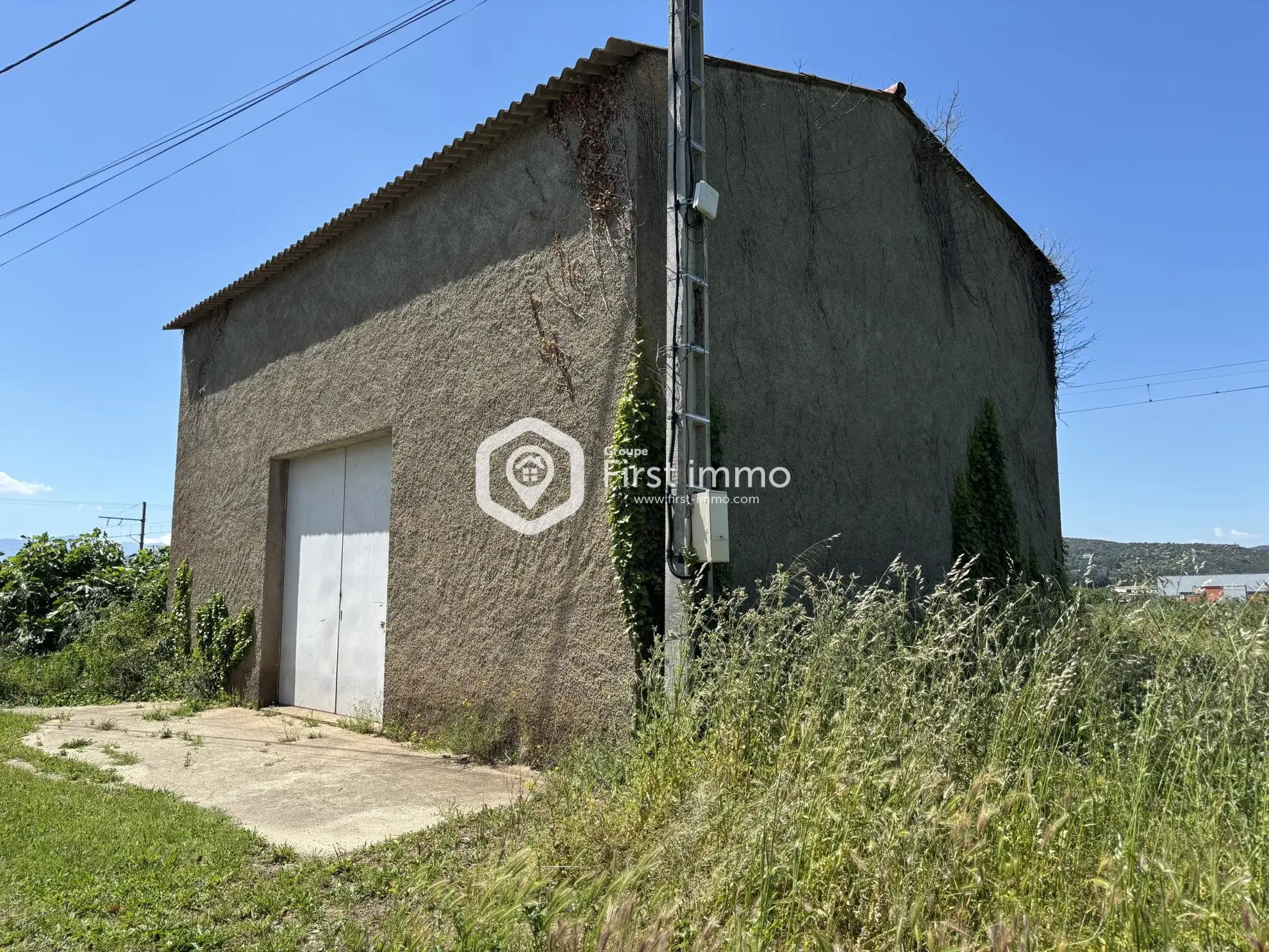 Hangar agricole à vendre à Ille-sur-Têt sur 1 761 m² de terrain 