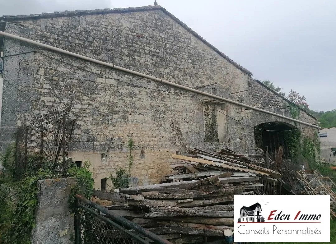 Grange à rénover à Mornac avec vue imprenable, proximité commerces 