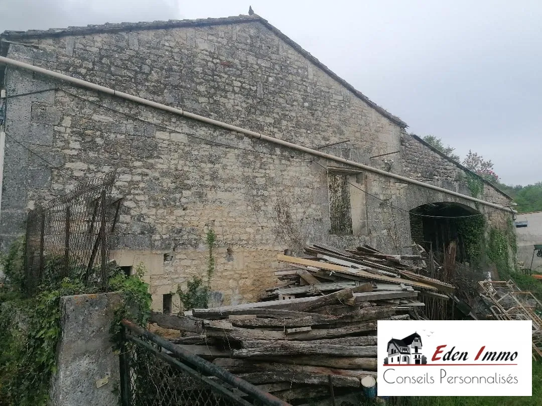 Grange à rénover à Mornac avec vue imprenable, proximité commerces 