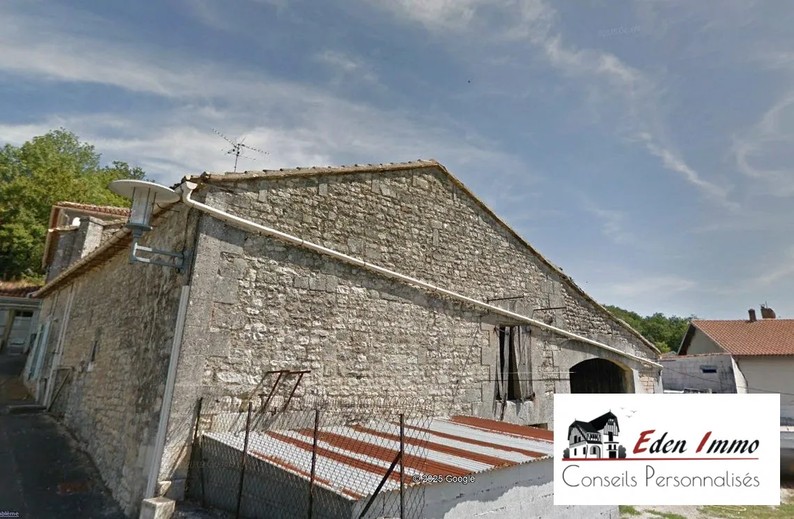 Grange à rénover à Mornac avec vue imprenable, proximité commerces 