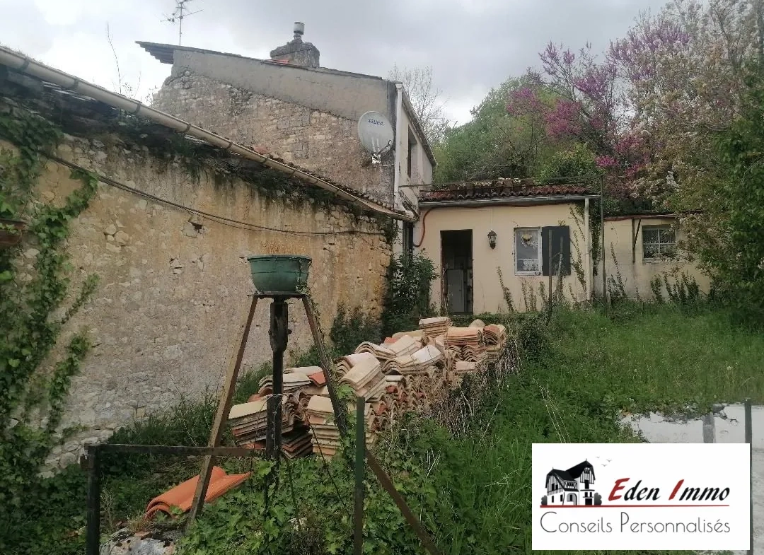 Grange à rénover à Mornac avec vue imprenable, proximité commerces 