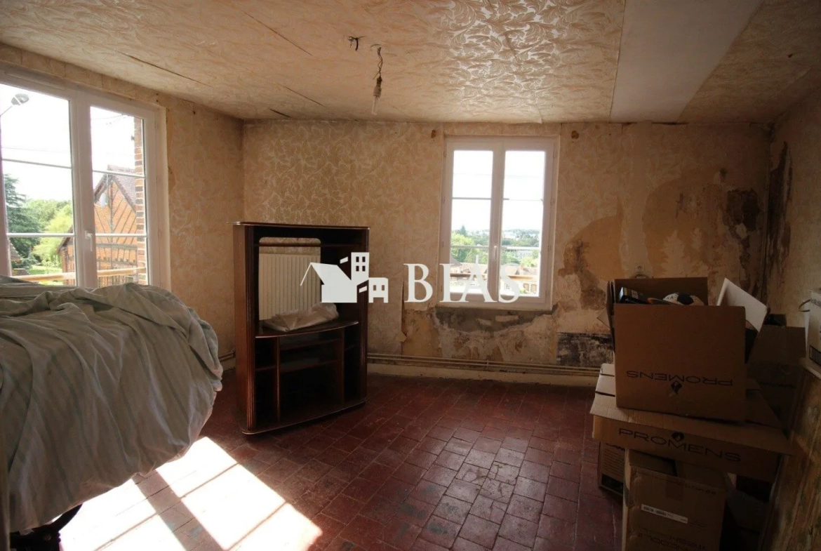 chambre premier étage Maison à rénover à Rugles – Opportunité d'investissement dans l'Orne 