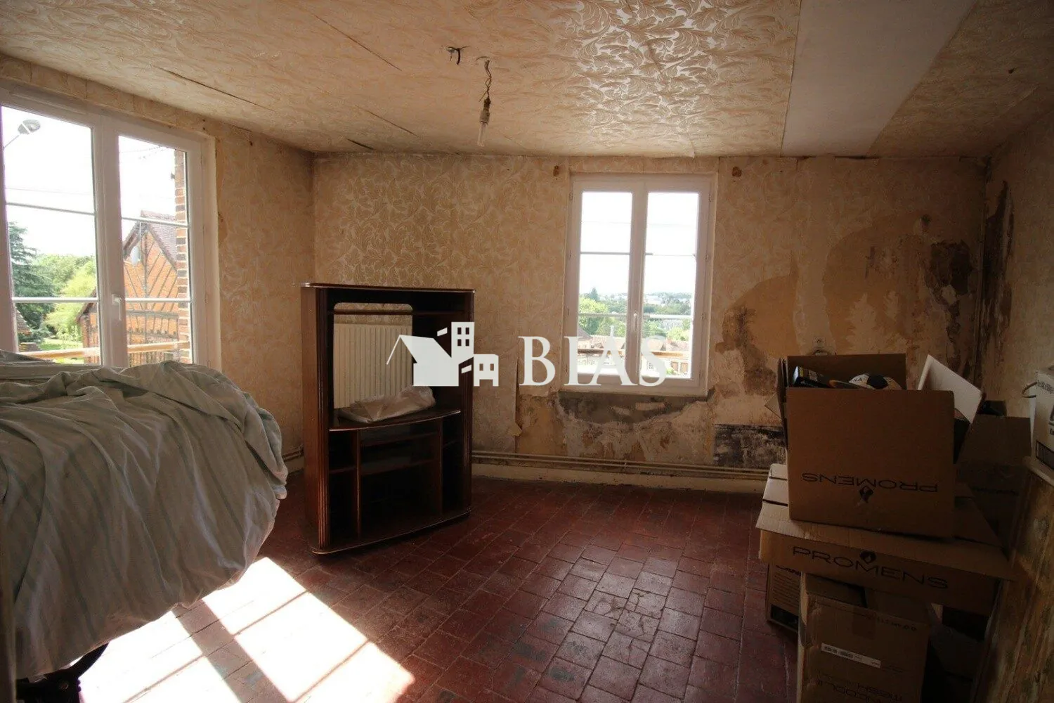 chambre premier étage Maison à rénover à Rugles – Opportunité d'investissement dans l'Orne 