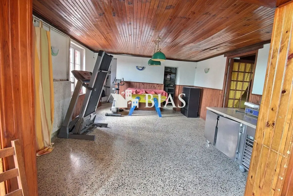 salle  Maison à rénover à Rugles – Opportunité d'investissement dans l'Orne 