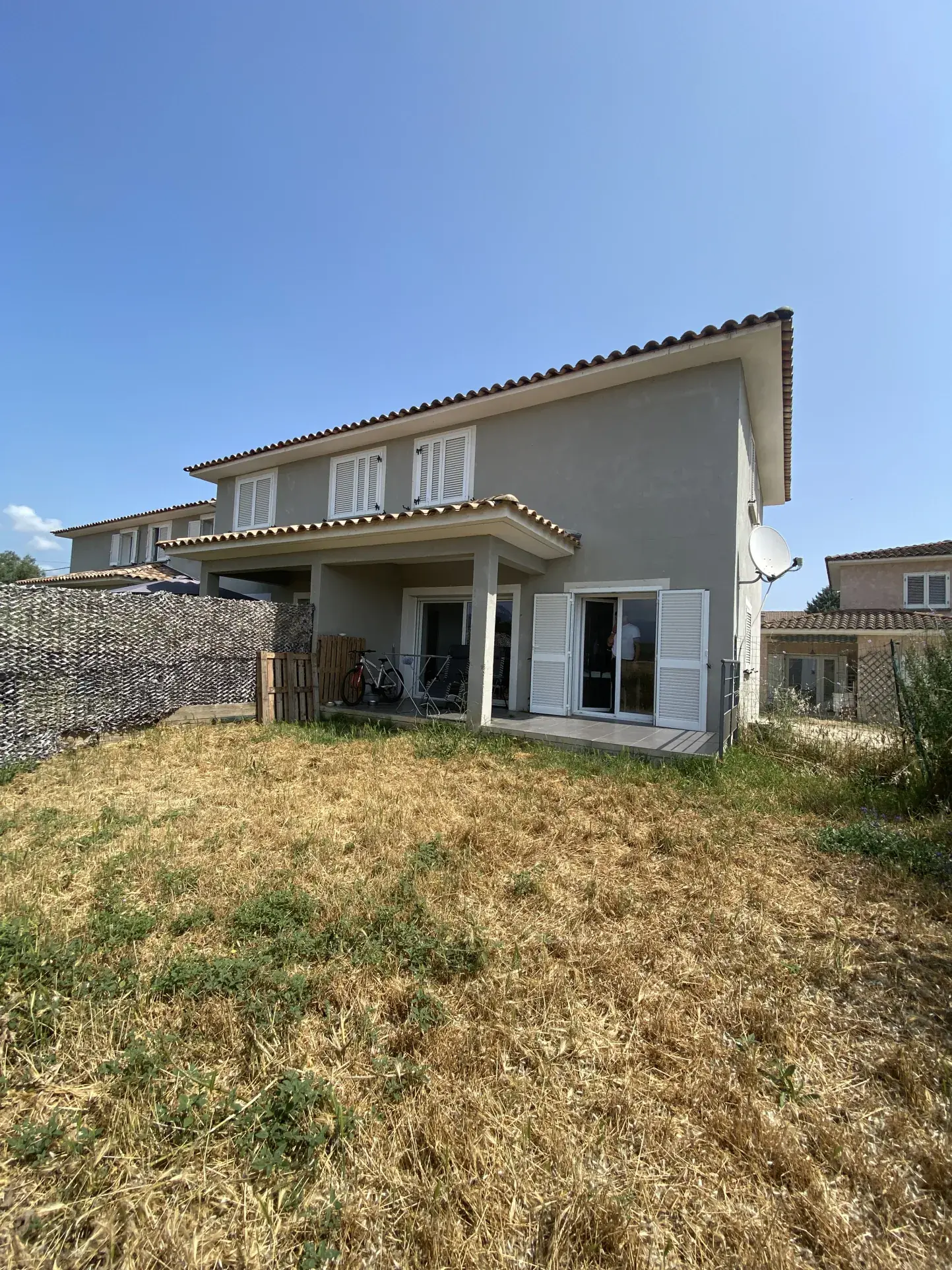 Vente d’un appartement T3 duplex avec jardin à Ghisonaccia en Corse 