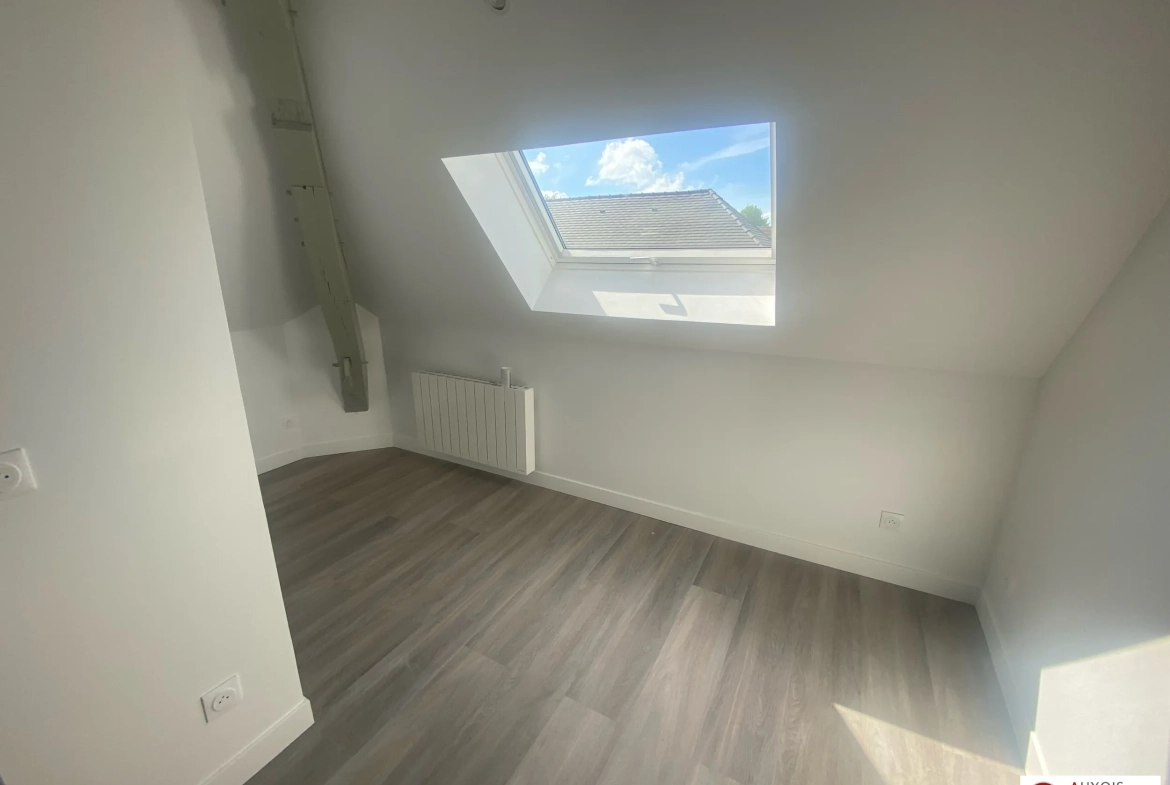 Studio à vendre à Saint Apollinaire avec parking et cave 