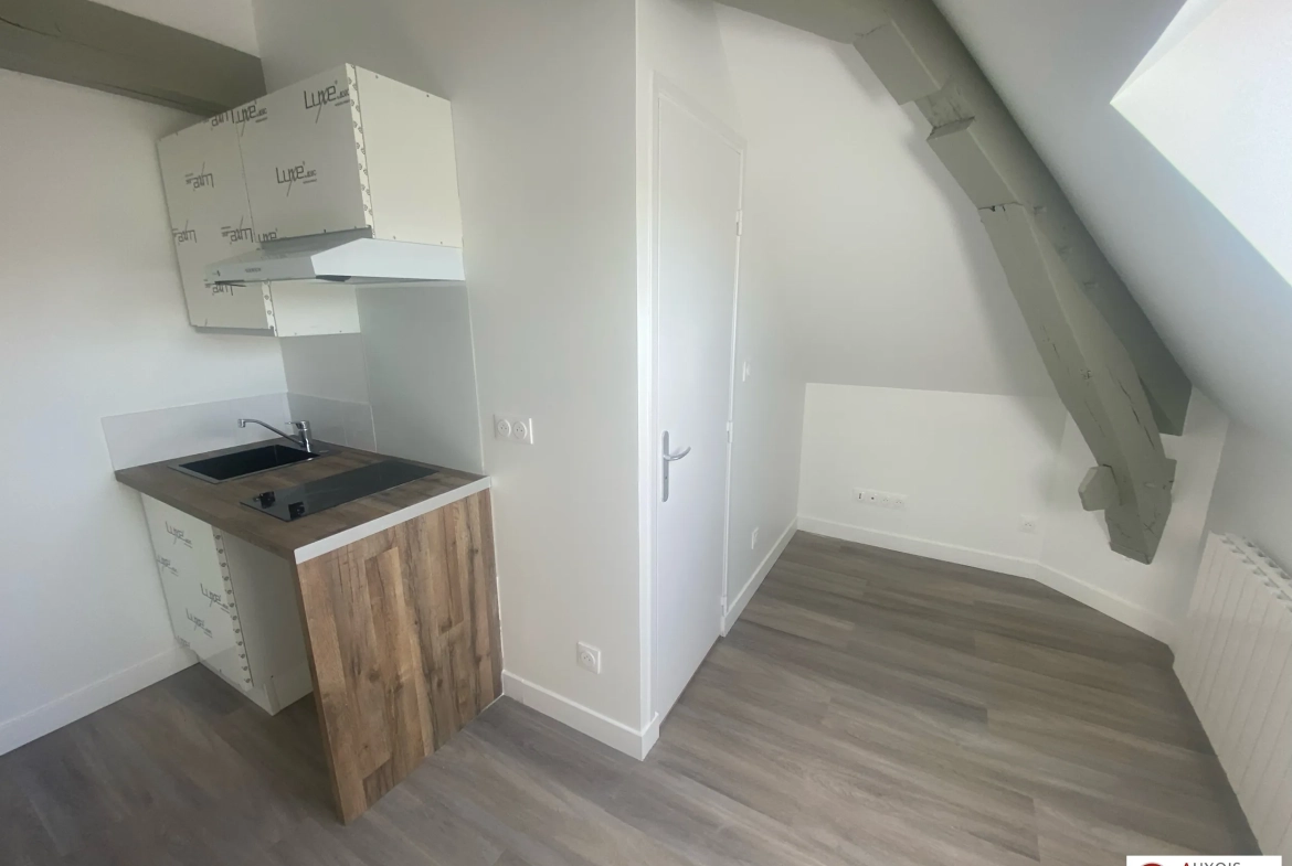 Studio à vendre à Saint Apollinaire avec parking et cave 