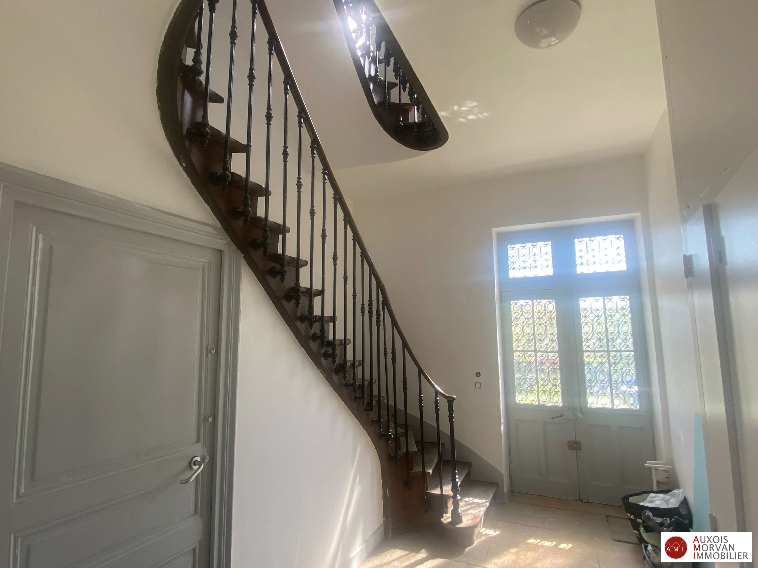 Studio à vendre à Saint Apollinaire avec parking et cave 