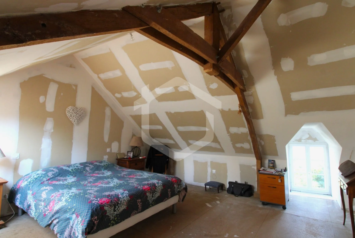 Maison en pierre à Guémené-Penfao avec jardin et potentiel de rénovation 