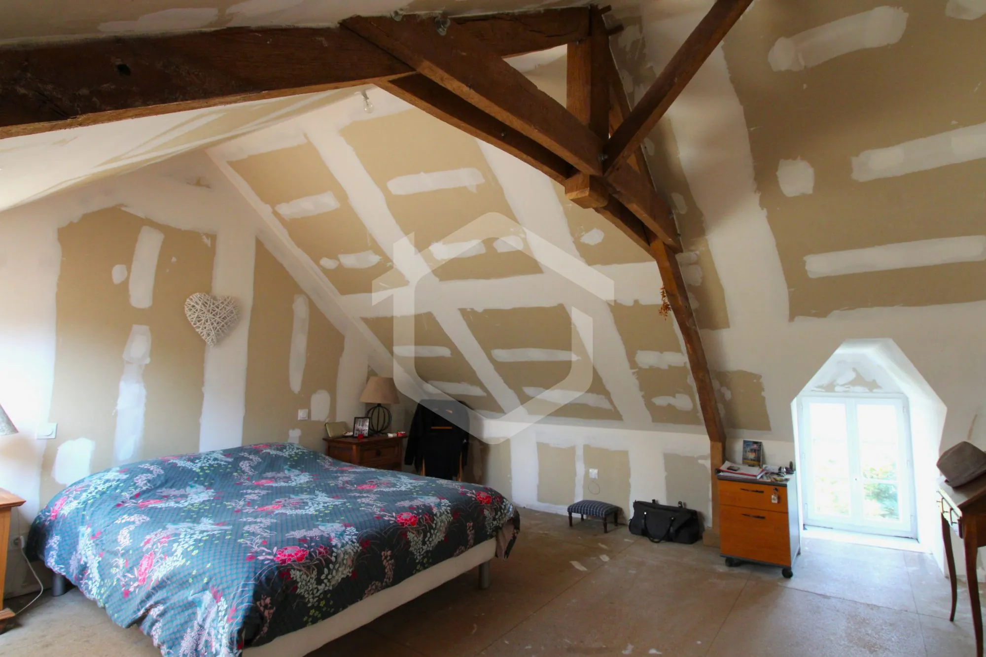 Maison en pierre à Guémené-Penfao avec jardin et potentiel de rénovation 