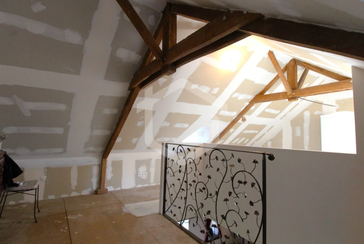 Maison en pierre à Guémené-Penfao avec jardin et potentiel de rénovation 