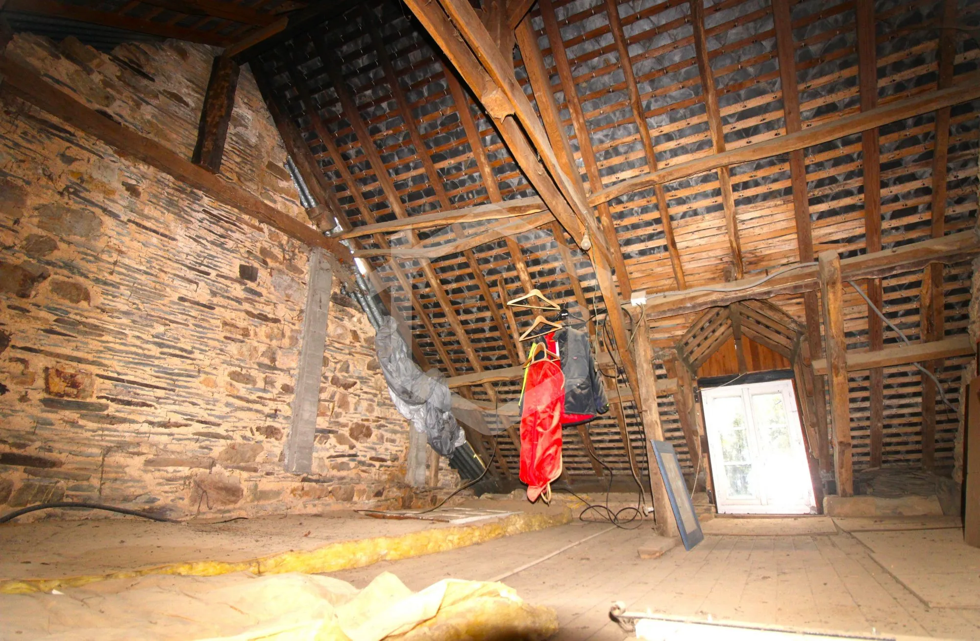 Maison en pierre à Guémené-Penfao avec jardin et potentiel de rénovation 