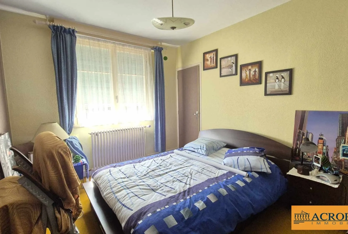 Maison de 100 m² avec sous-sol, garage et balcon à Argent-sur-Sauldre 