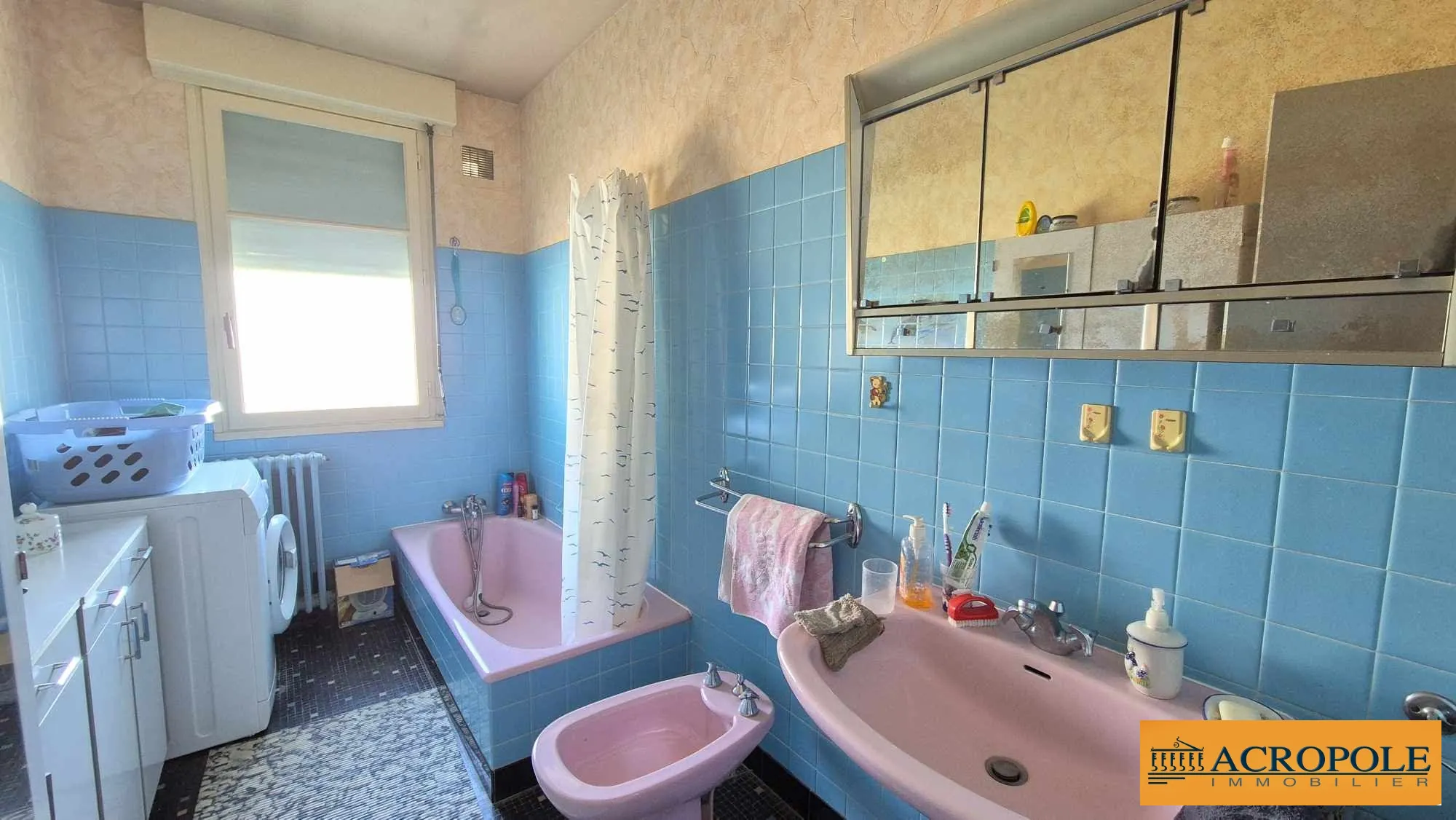 Maison de 100 m² avec sous-sol, garage et balcon à Argent-sur-Sauldre 