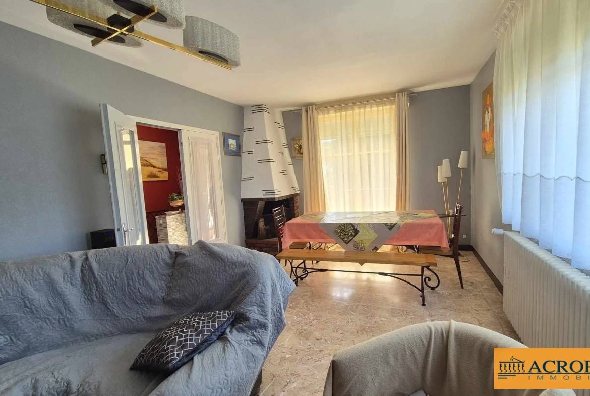 Maison de 100 m² avec sous-sol, garage et balcon à Argent-sur-Sauldre 