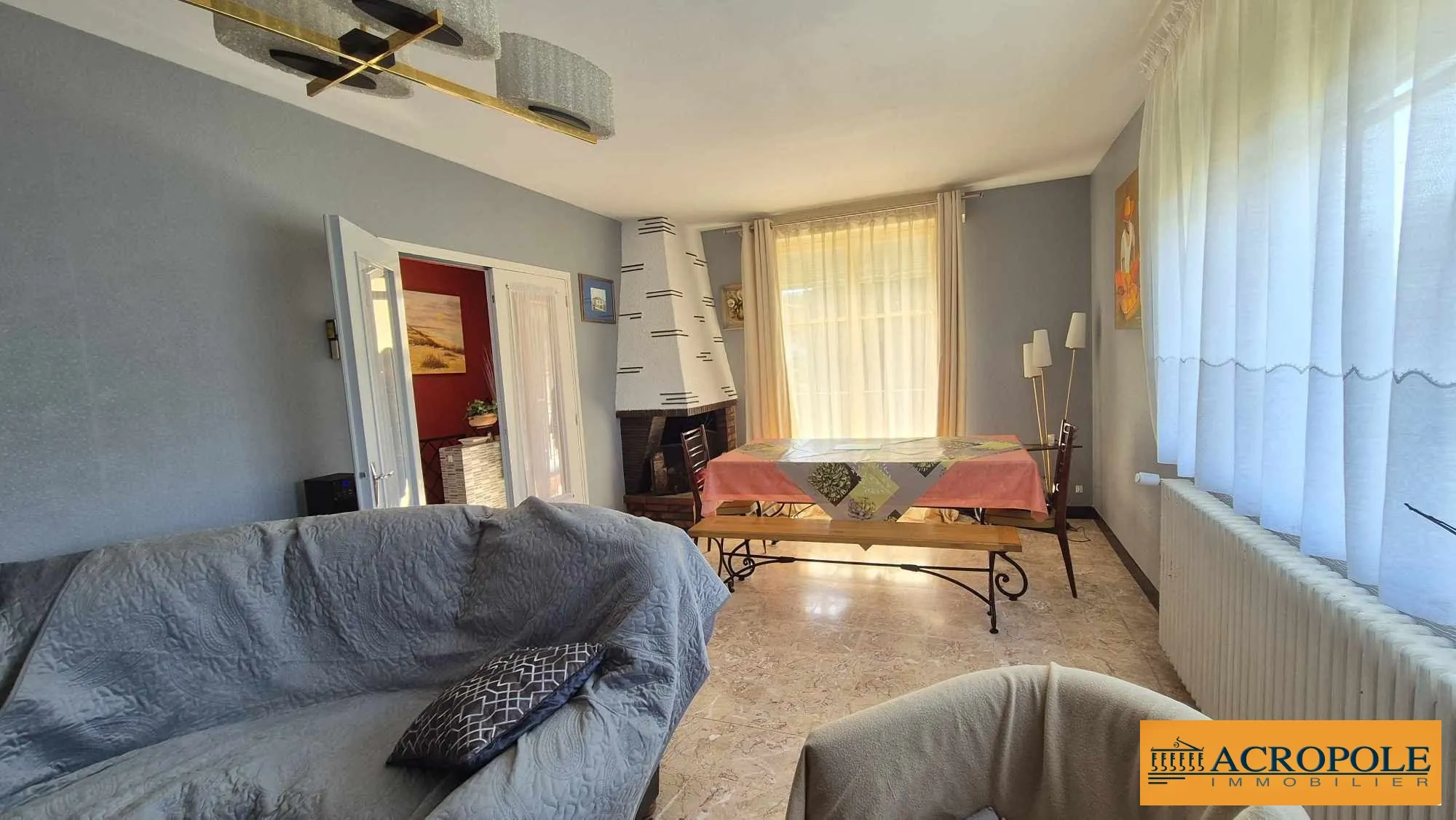 Maison de 100 m² avec sous-sol, garage et balcon à Argent-sur-Sauldre 