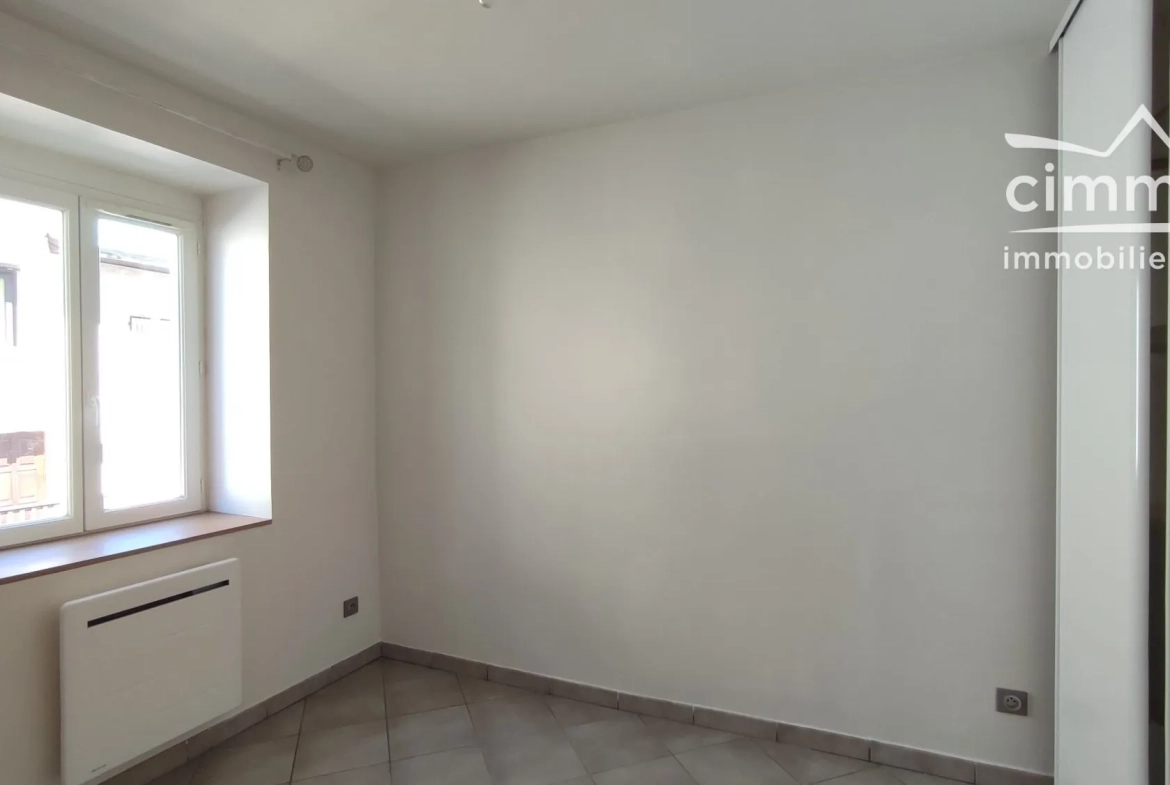 À vendre : Appartement T2 de 38,46 m² à Tullins avec cave, idéal pour investir ou premier achat 