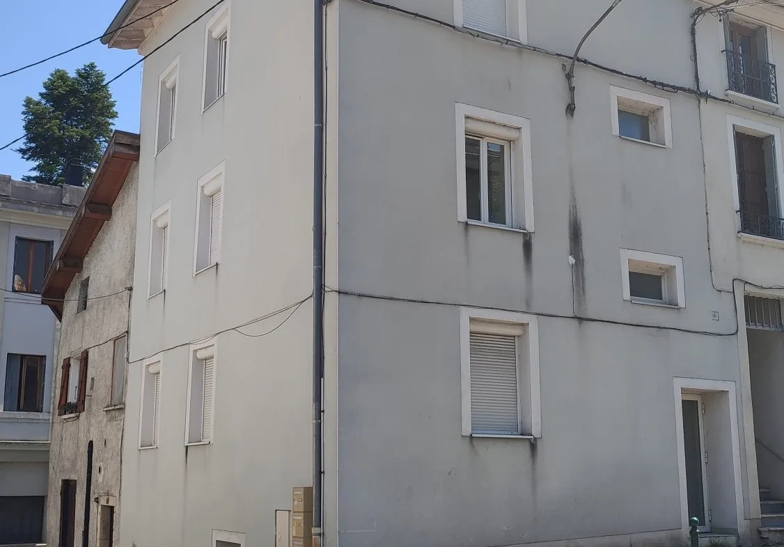 À vendre : Appartement T2 de 38,46 m² à Tullins avec cave, idéal pour investir ou premier achat 