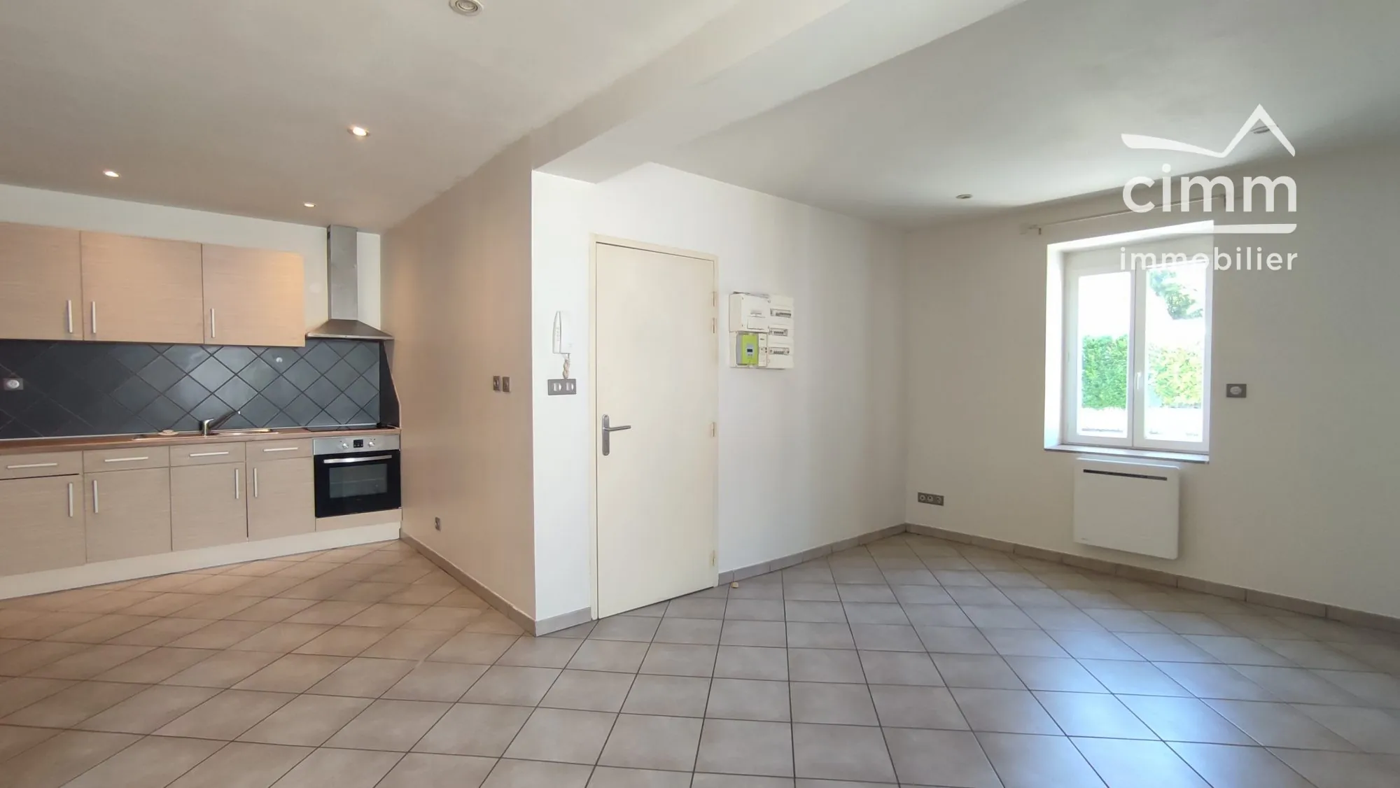 À vendre : Appartement T2 de 38,46 m² à Tullins avec cave, idéal pour investir ou premier achat 