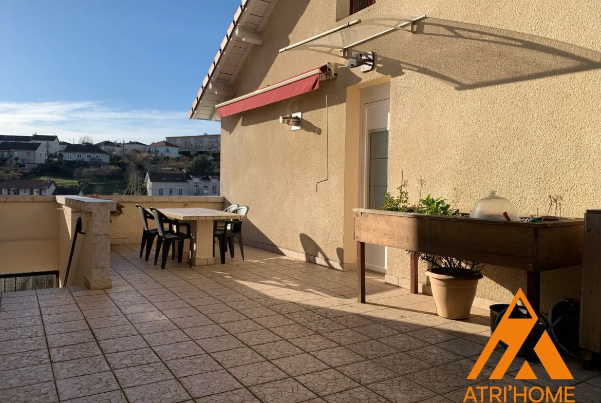 Belle maison individuelle à Aurillac avec terrasse et appartement indépendant 