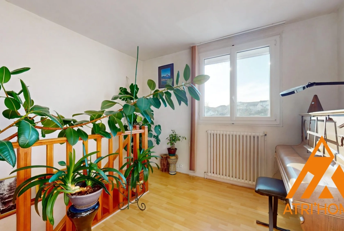 Belle maison individuelle à Aurillac avec terrasse et appartement indépendant 