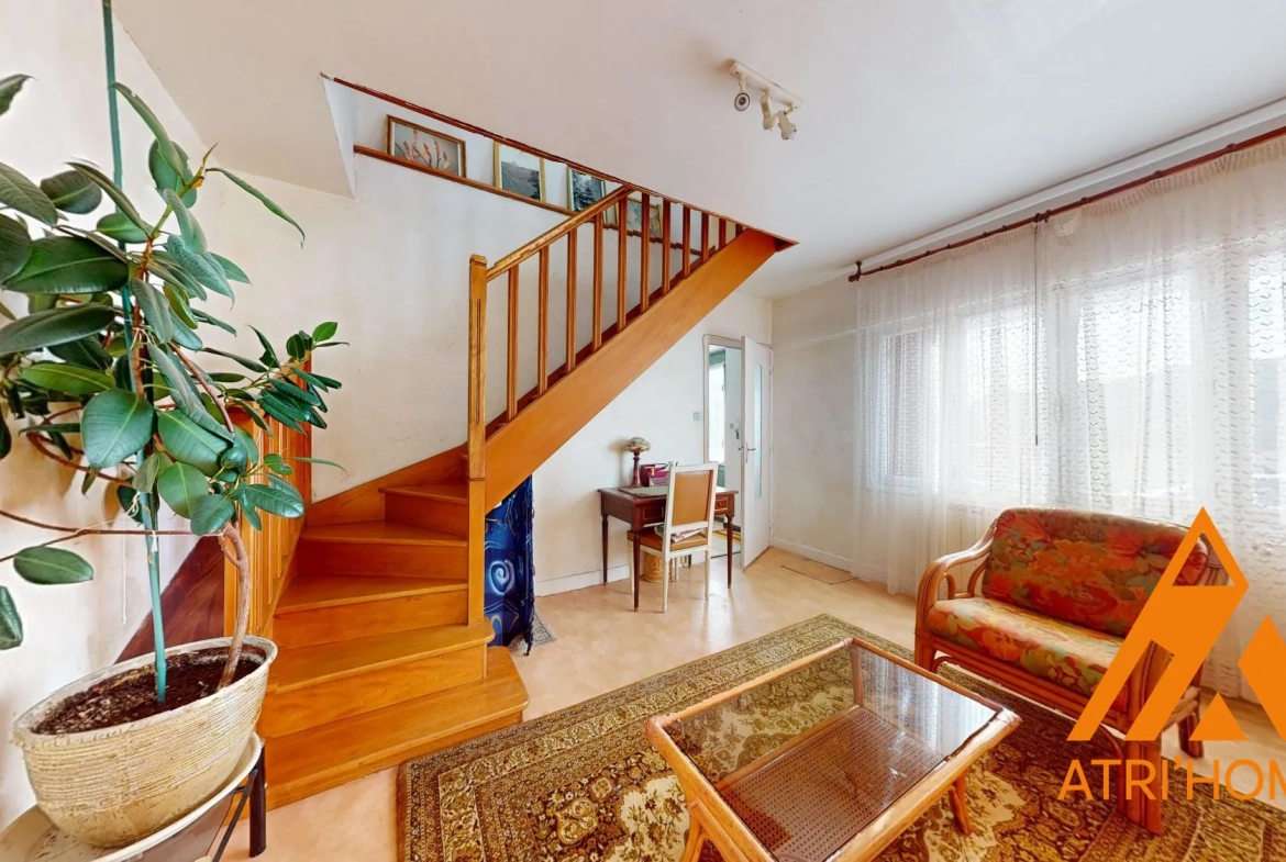Belle maison individuelle à Aurillac avec terrasse et appartement indépendant 