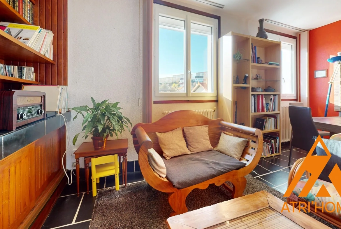Belle maison individuelle à Aurillac avec terrasse et appartement indépendant 