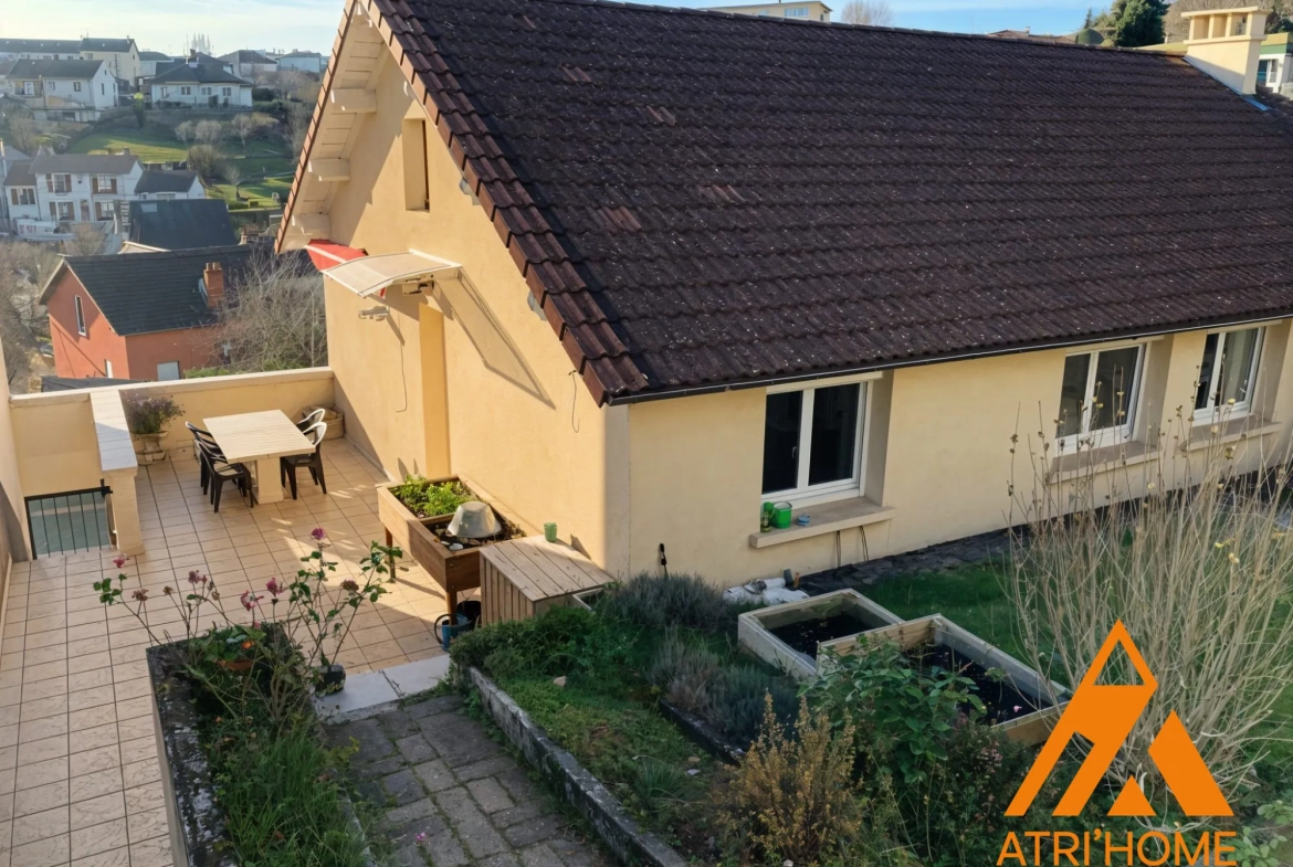Belle maison individuelle à Aurillac avec terrasse et appartement indépendant 