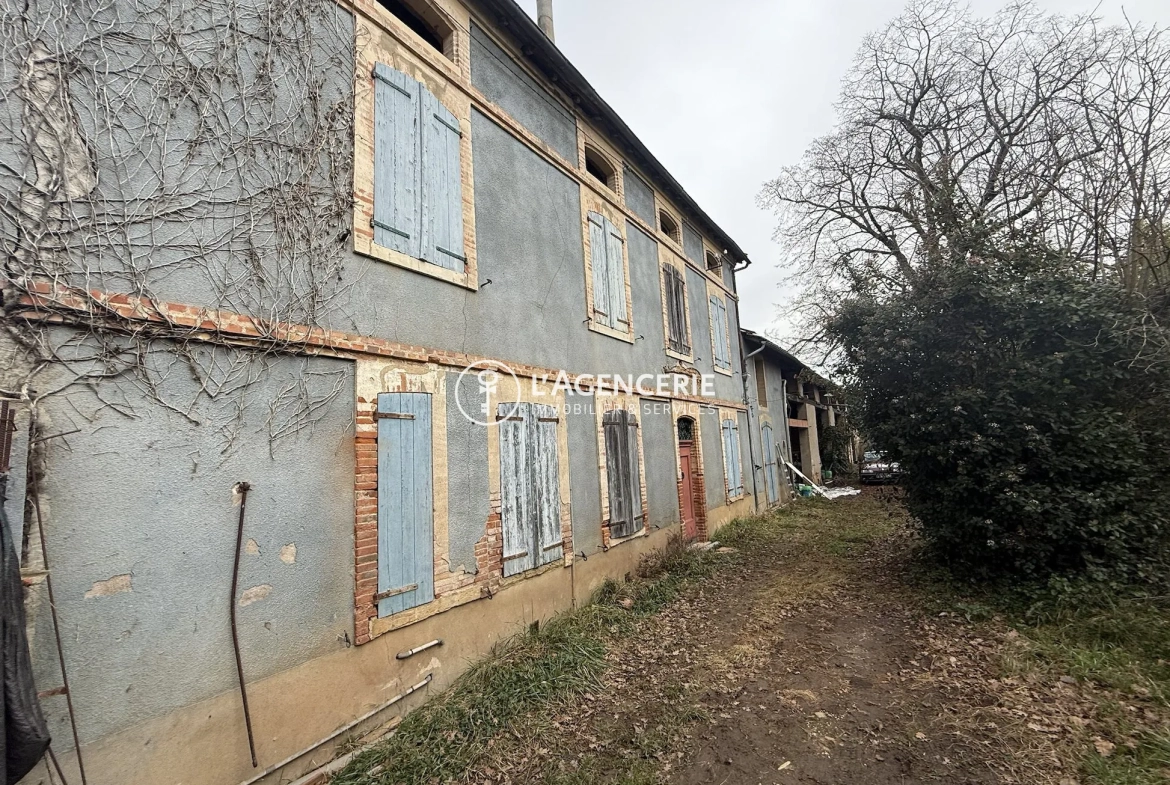 Maison à rénover à Lisle-sur-Tarn avec grand potentiel de 166 m² 