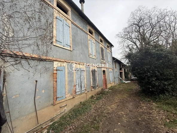 Maison à rénover à Lisle-sur-Tarn avec grand potentiel de 166 m²