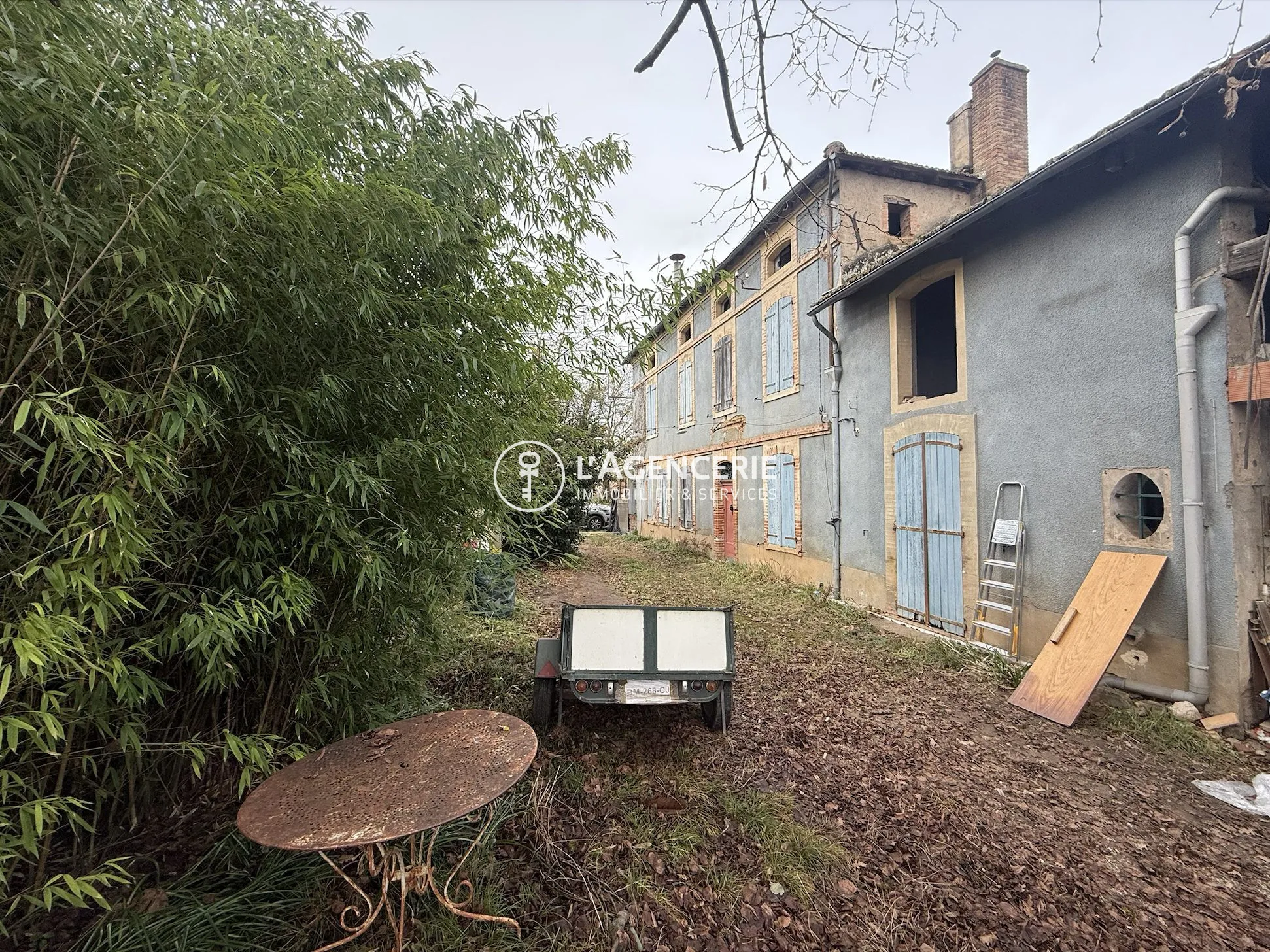 Maison à rénover à Lisle-sur-Tarn avec grand potentiel de 166 m² 