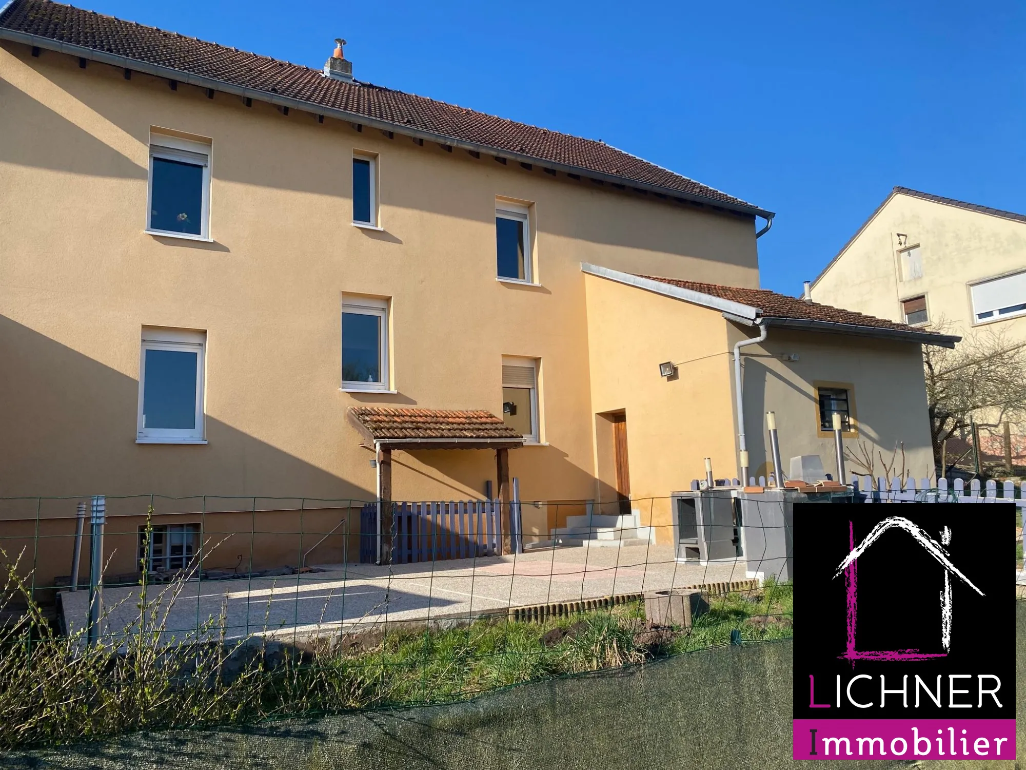 Maison mitoyenne 178 m² avec jardin et terrasse à Henriville 