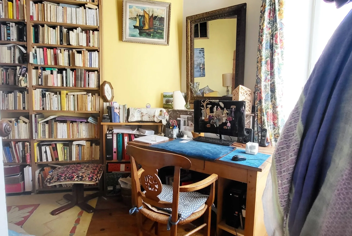 Charmante maison de ville à Saintes avec jardin et garage - Opportunité à saisir 