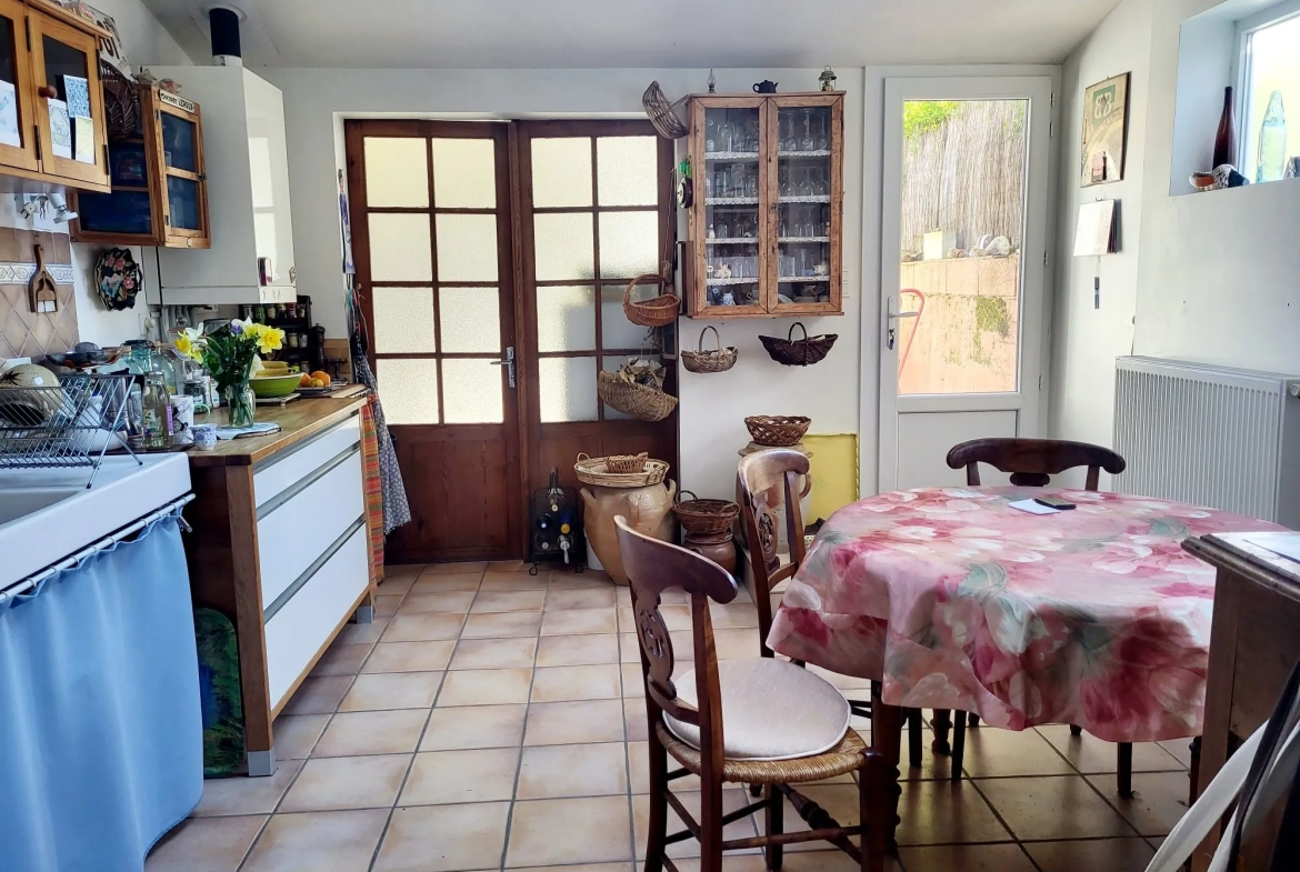 Charmante maison de ville à Saintes avec jardin et garage - Opportunité à saisir 
