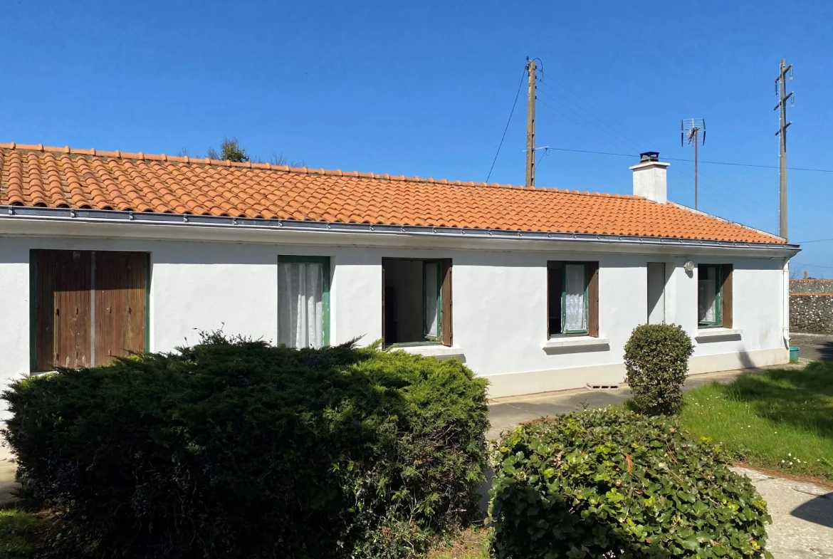 Maison à rénover avec grange et garage à Beauvoir-sur-Mer (85) 