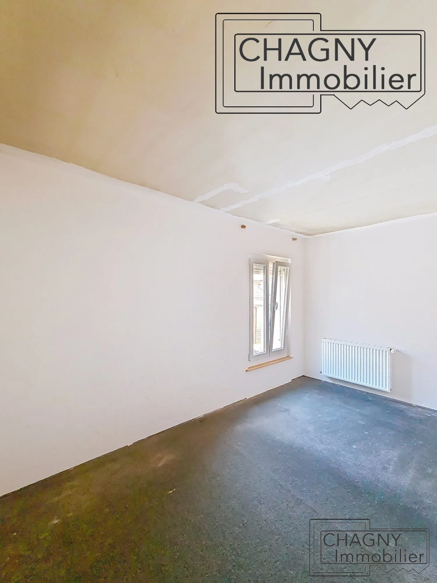 Maison à vendre à Chagny avec 3 chambres et garage - Proche du centre 
