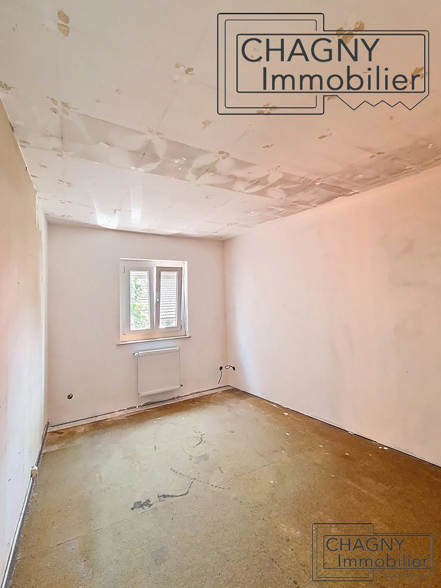 Maison à vendre à Chagny avec 3 chambres et garage - Proche du centre 