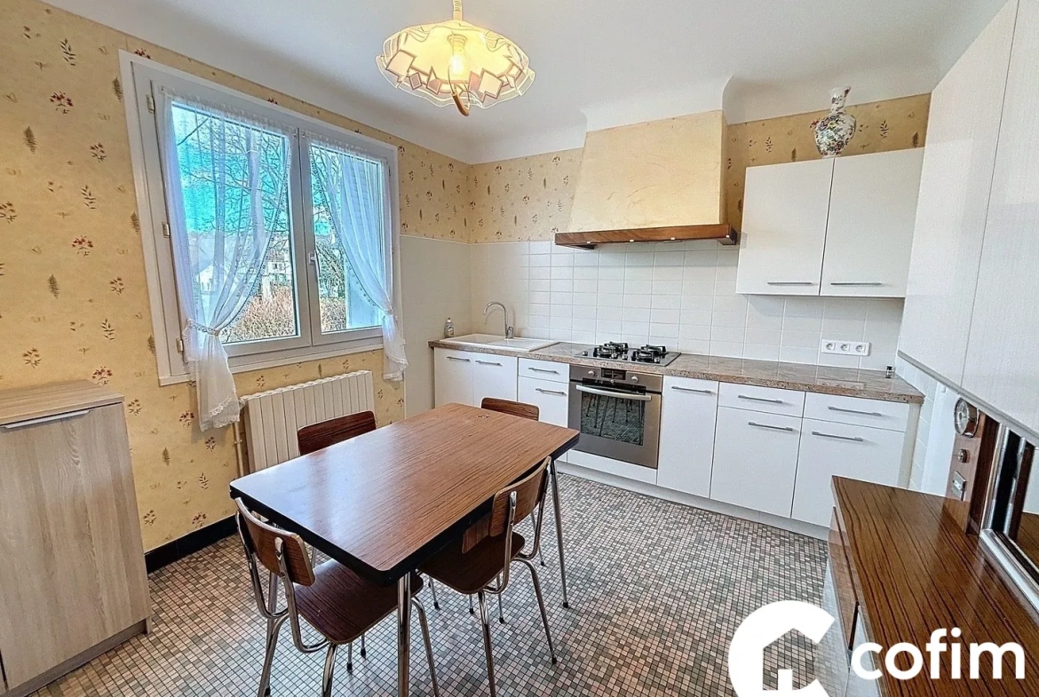 Maison mitoyenne de 93 m² avec jardin et balcon exposé sud à Bagnères-de-Bigorre 