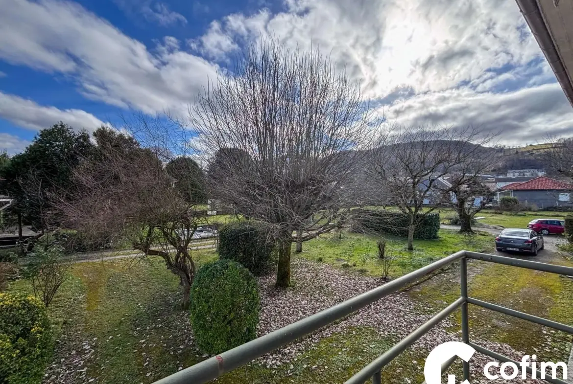 Maison mitoyenne de 93 m² avec jardin et balcon exposé sud à Bagnères-de-Bigorre 