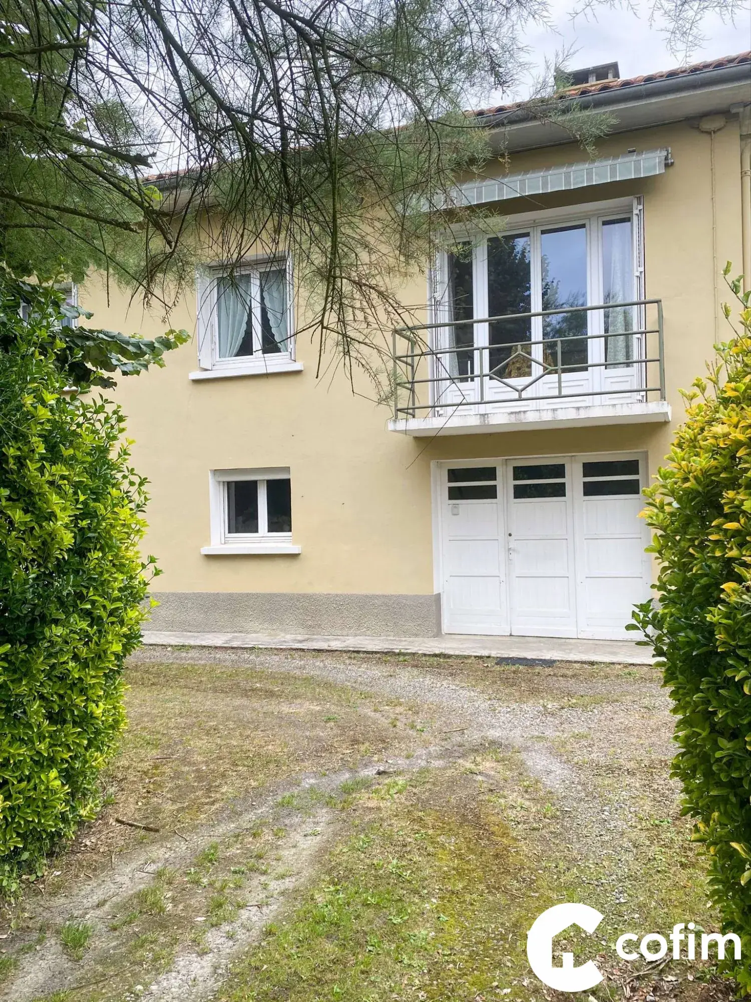 Maison mitoyenne de 93 m² avec jardin et balcon exposé sud à Bagnères-de-Bigorre 