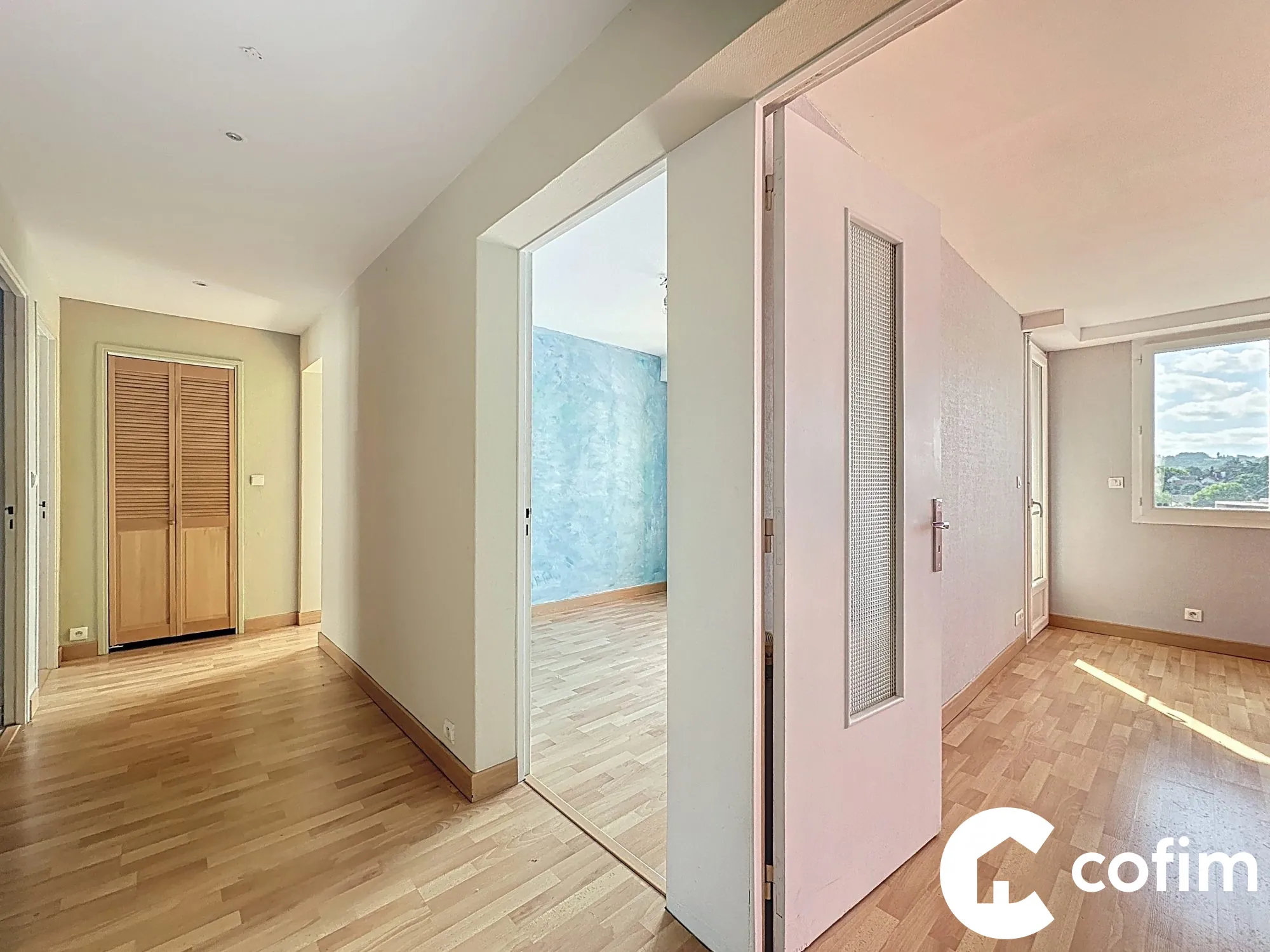 Appartement T4 à Jurançon avec balcon, cave et garage, idéalement situé 