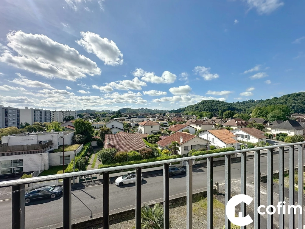 Appartement T4 à Jurançon avec balcon, cave et garage, idéalement situé