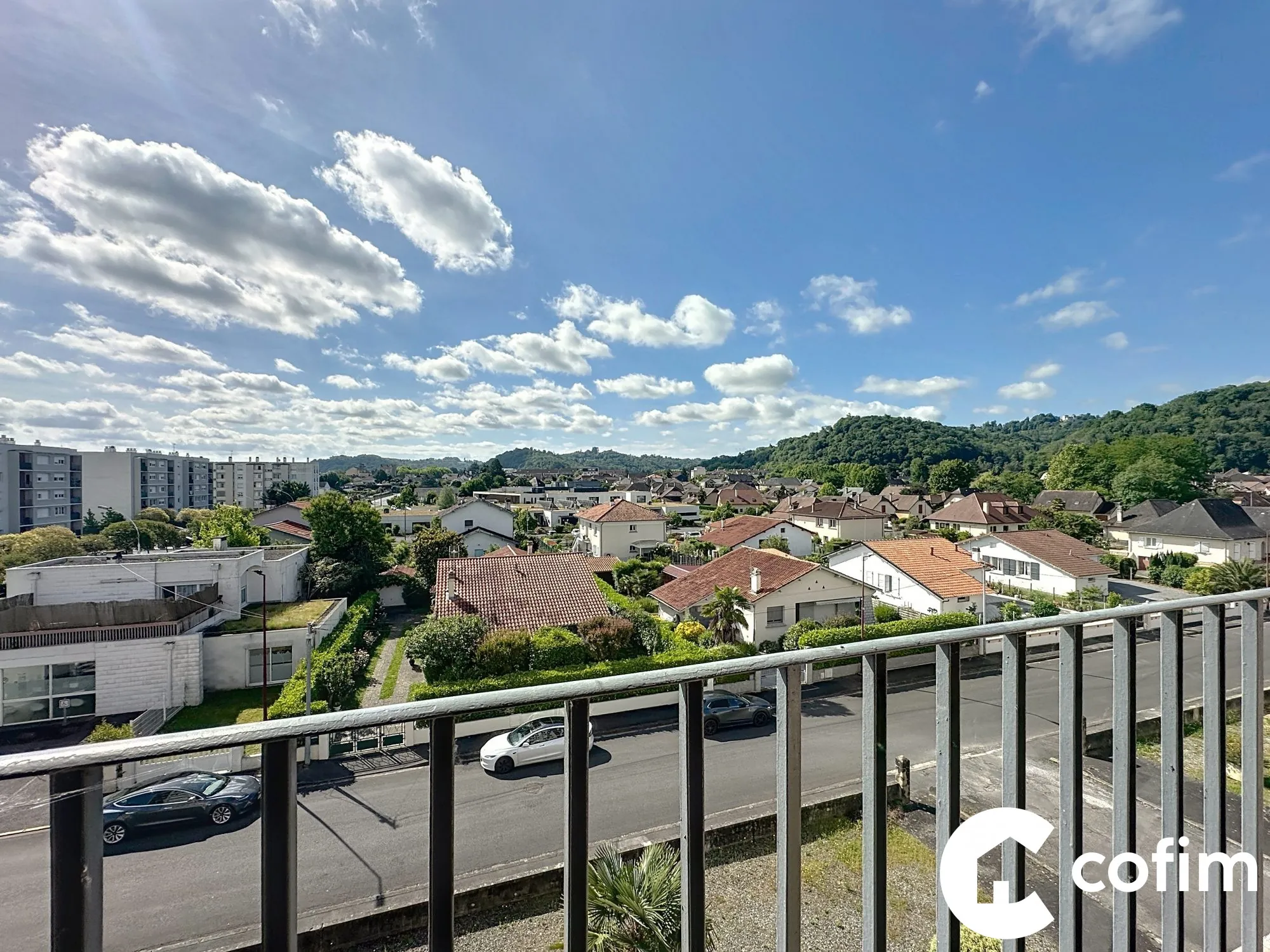 Appartement T4 à Jurançon avec balcon, cave et garage, idéalement situé 